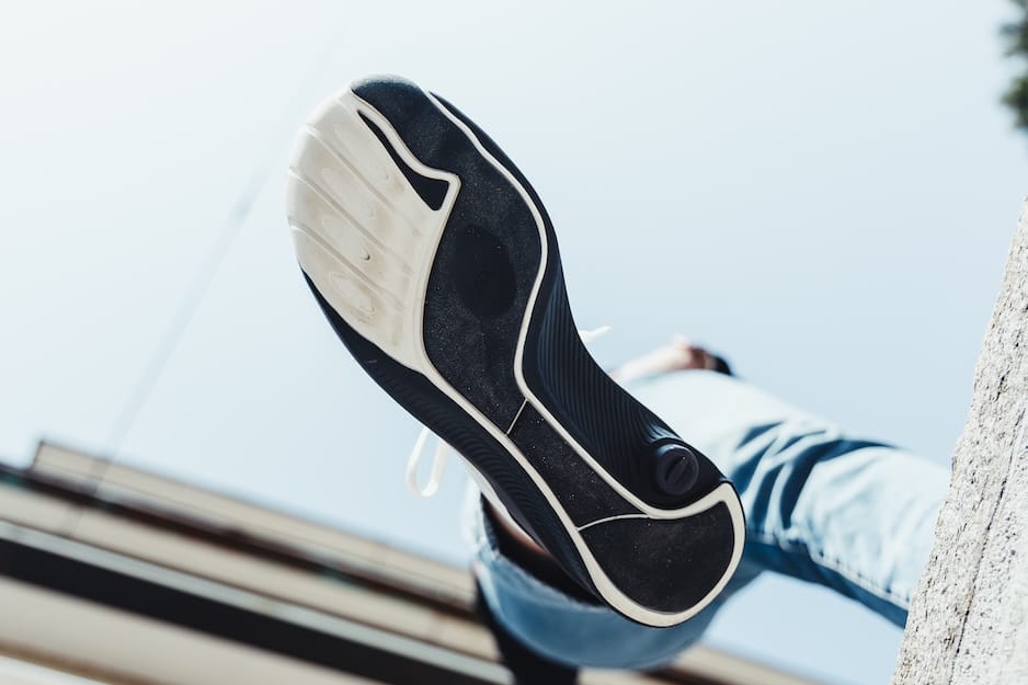 X10D wandelschoenen die voetspieren activeren en lichaam uitlijnen